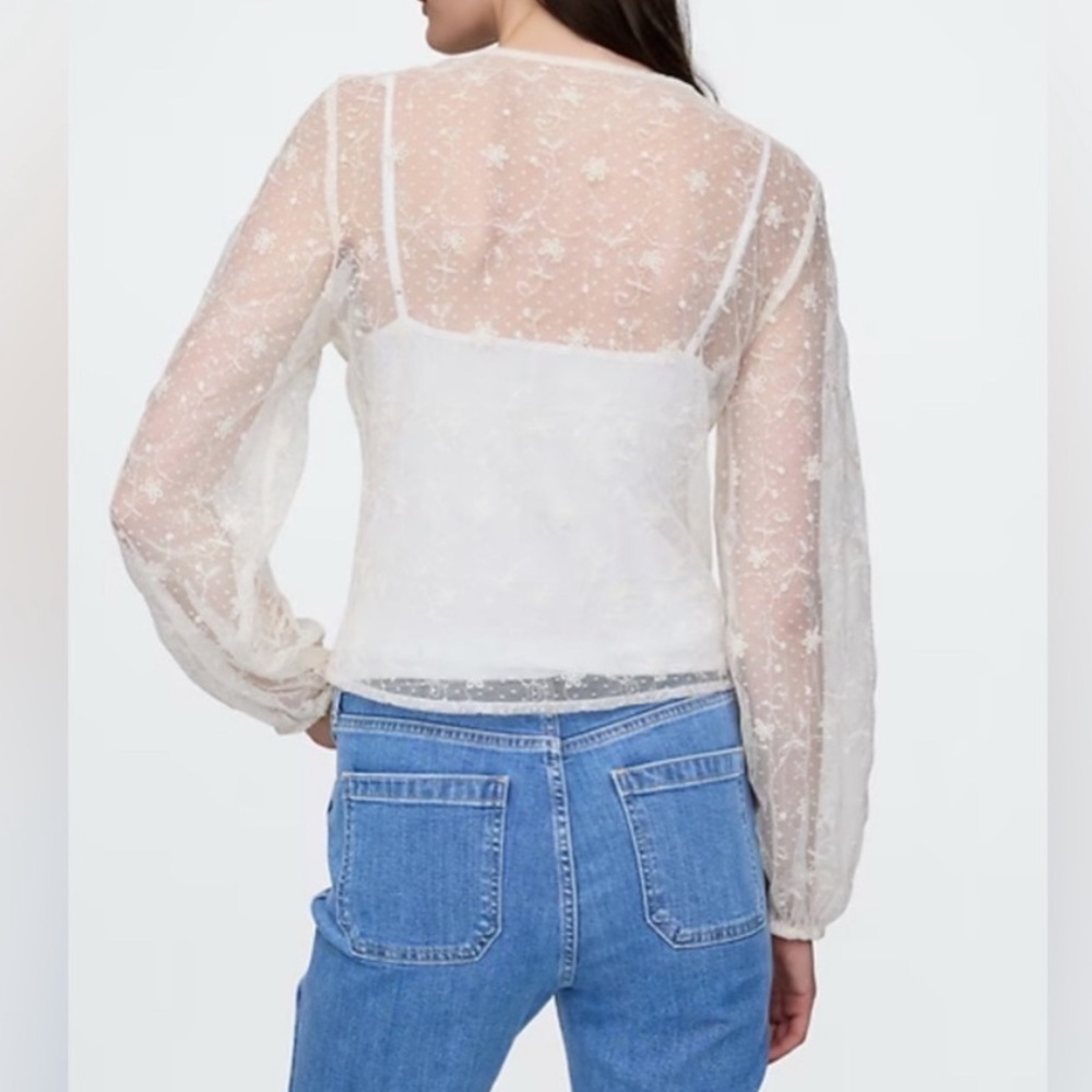 Gap Cream Lace Women's Top NWT - Picture 2 of 6